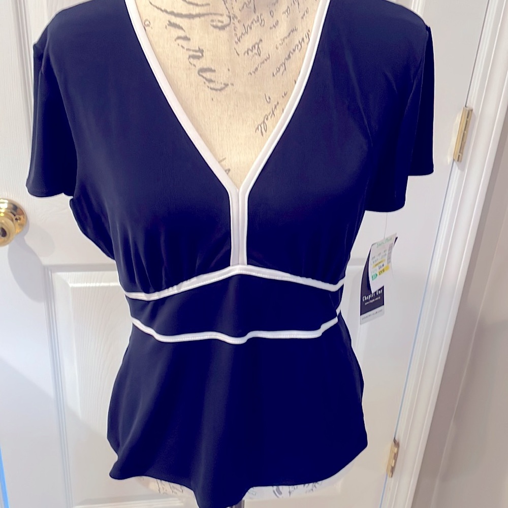 NWT Chapter One Simply Striking Navy Pullover Stretchy Blouse With White Trim